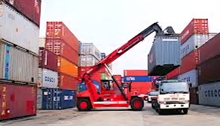 حاويات-الميناء_ الجاف